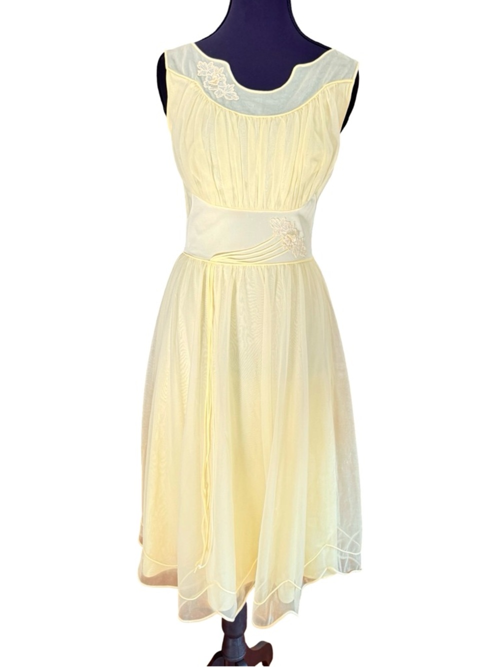 Rare Vintage 1960s Shadowline Butter Yellow Nylon Nightgown/Dress XS